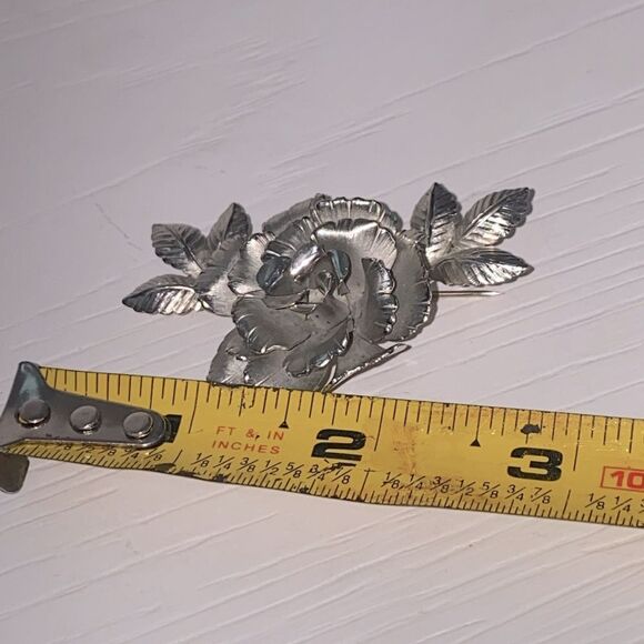 Vintage Giovanni Silver Rose Broach With Leaf Detail - Picture 7 of 8